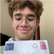 Studente appassionato di storia formatosi perlopiù da autodidatta